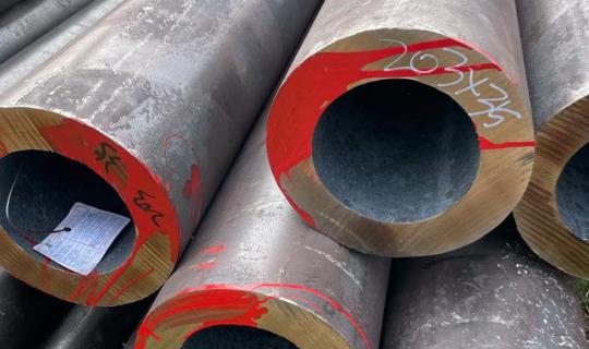 山東熱軋無縫鋼管具有獨特的性能特點、生產工藝和廣泛的應用領域